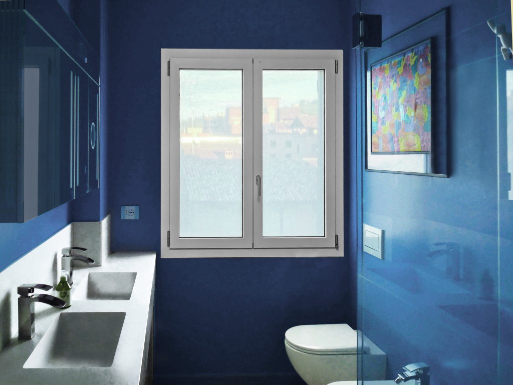 Vetri privacy finestre bagno con rivestimento Squid effetto tessuto