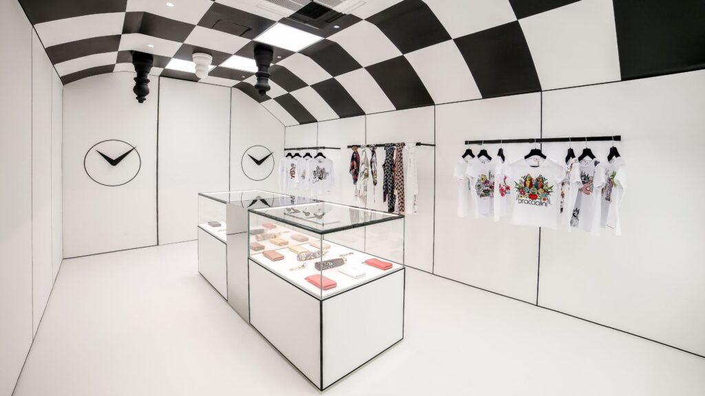 Allestimento interno negozio Graziella Braccialini a Firenze by Pico Design